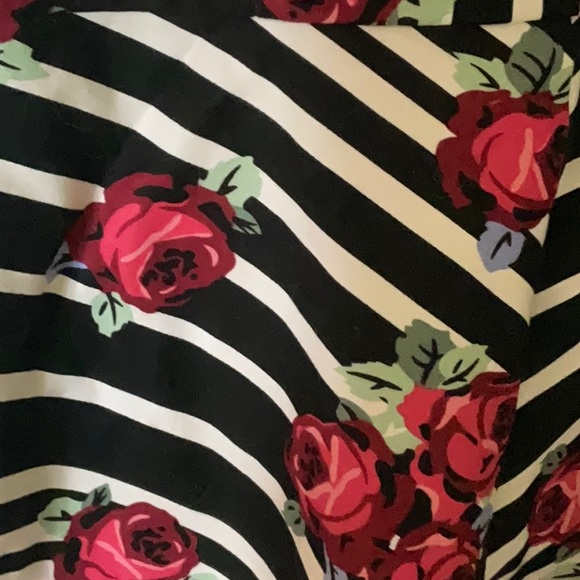 Nice and cute dress - Picture 3 of 3